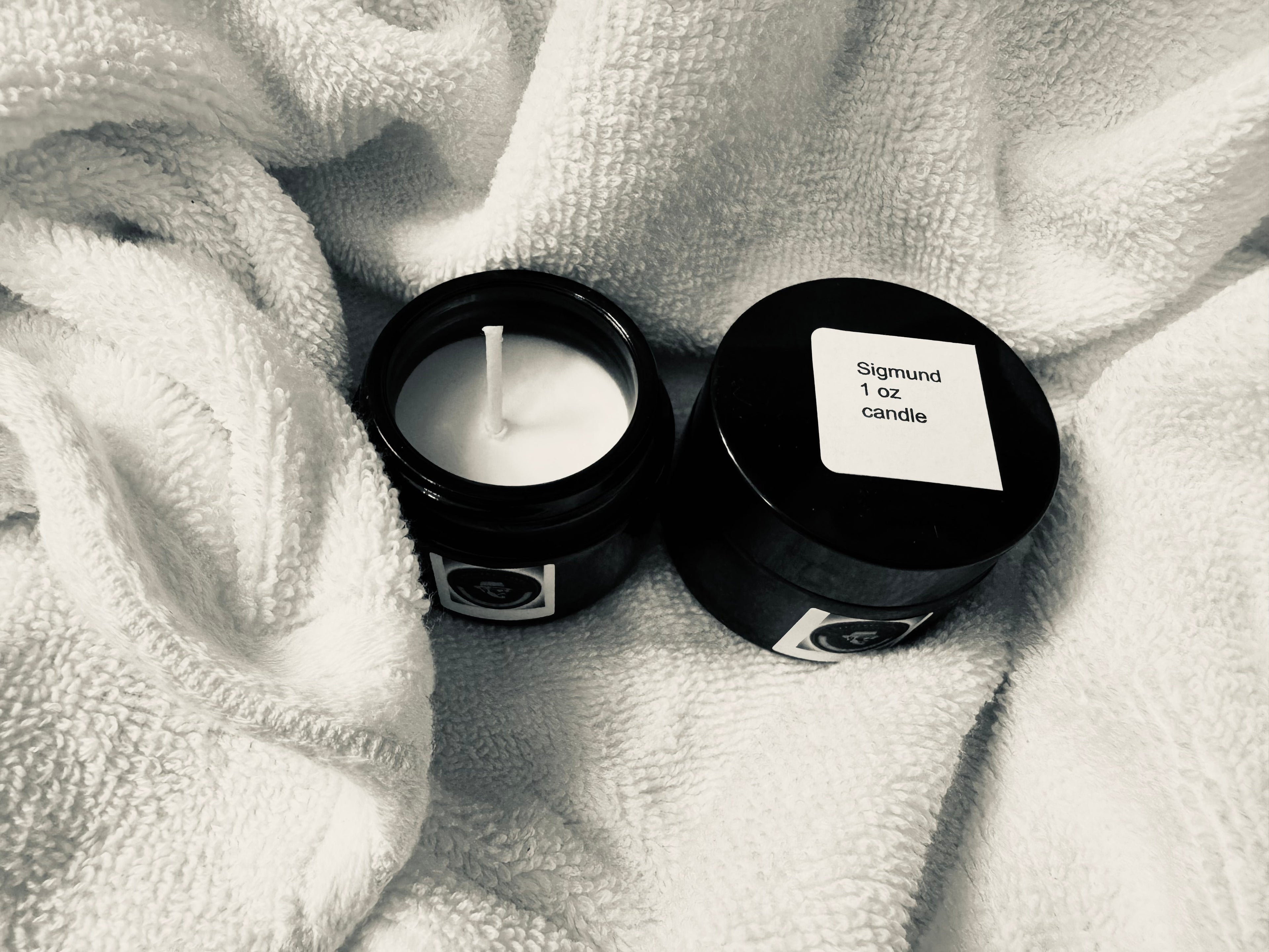 Sigmund Candle